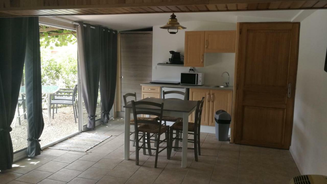 Mas Des Gardies Saint-Julien-de-Peyrolas Luaran gambar